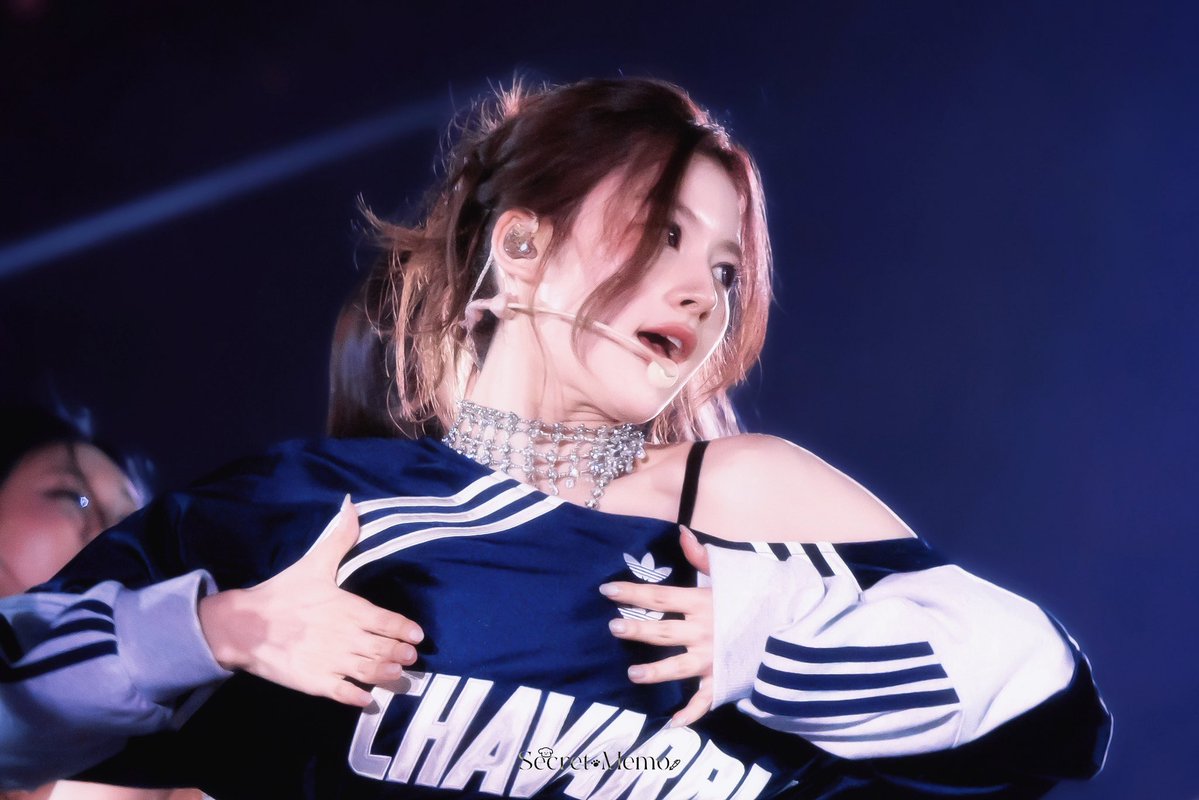 secret_memo901's tweet photo. 260712 Seoul

I am the girl you want but can't approach.

#트와이스 #사나 #TWICE #SANA #サナ https://t.co/PyRpTi59n0