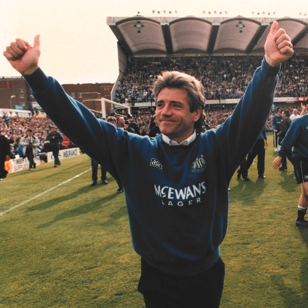 NUFCOrlando's tweet photo. The man responsible for so many good things about our club. Got me hooked on club and was a big part of my footballing education. A true inspiration, a true legend, and more importantly a true gentleman.

A very sad day for football and my thoughts are with his family.

@nufc https://t.co/whnF89m3EE