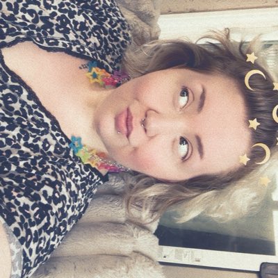 neonneverland's tweet photo. #NewProfilePic https://t.co/WOYU0TrUAw