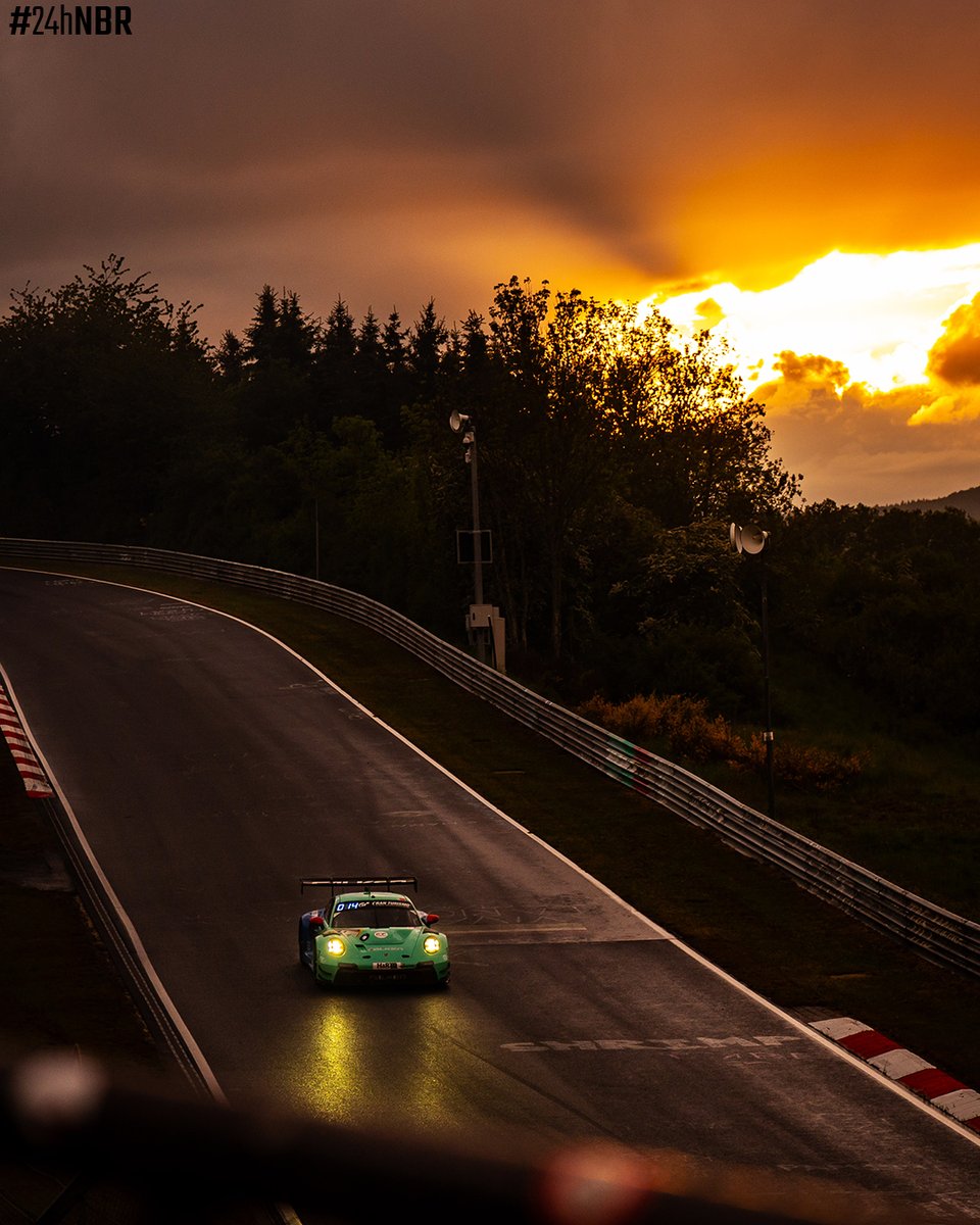 24hNBR's tweet photo. Night Session ahead! 🌃 #24hNBR
.
.
#nürburgring #nordschleife #racing #motorsport https://t.co/VIUbvi5ptV