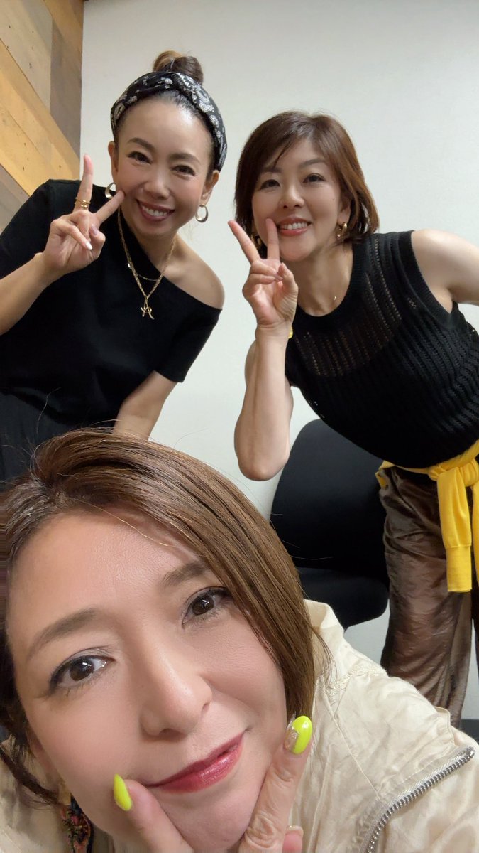 C2019T's tweet photo. 生配信でした！
ワーワーギャーギャーしましたが、いかがでしたか？
あれが…アーカイブにもなっちゃうんですよねー💦笑
怖い怖いwww

 #シスコFC生配信
 #太陽とシスコムーン https://t.co/kSF4j1exep