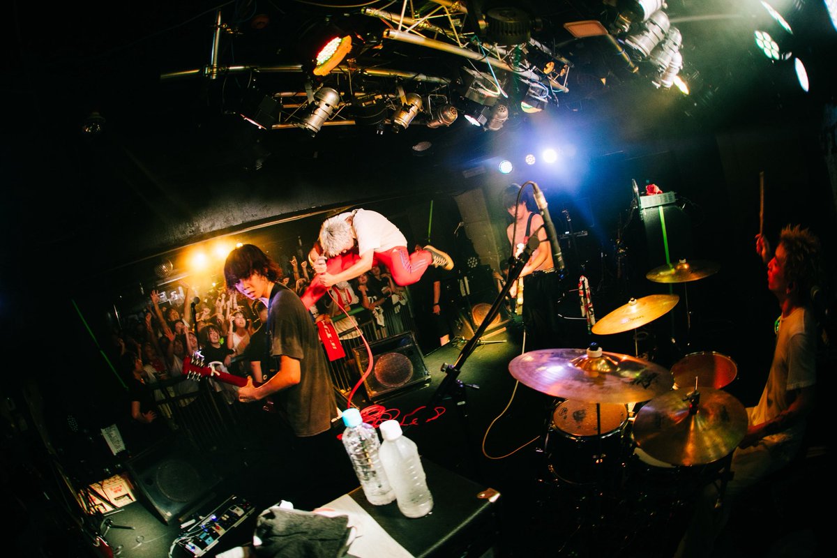 the_empty_FUK's tweet photo. ジ・エンプティ × Brown Basket 
『UNDER GRAPH TOUR』
久留米ウエポン
📸　@kiteretsu_works https://t.co/4DnS30uHWj