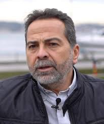 haberaktifcom's tweet photo. Barış Terkoğlu: “Sonunda dönüp Hulusi Akar’a “Hakkında MİT raporu olan darbeci generaller nasıl terfi etti” diye sormak yerine Nasuh Mahruki’ye “Ne bu şimdi” diye soruyor, tutukluyoruz. Silivri’de tek yatağın paylaşıldığı kalabalık koğuşa atıp intikam alıyoruz.” https://t.co/eYtSXdqWYz