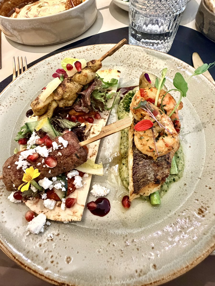 RobertRostek's tweet photo. Working &amp; real Arabic lunch in Warsaw 🇵🇱with ambassador 🇸🇦HE @AlshahwanEnass with thanks 🙏 to GM Cristina Burlacu 
of @Westin Warsaw 
Chef Rafal Grzyb 

غداء عمل وعربي أصيل في وارسو، بولندا 🇵🇱 مع سعادة السفيرة  ايناس الشهوان  🇸🇦، مع جزيل الشكر 🙏 للمديرة العامة كريستينا بورلاكو https://t.co/Vz0G1AOVAW