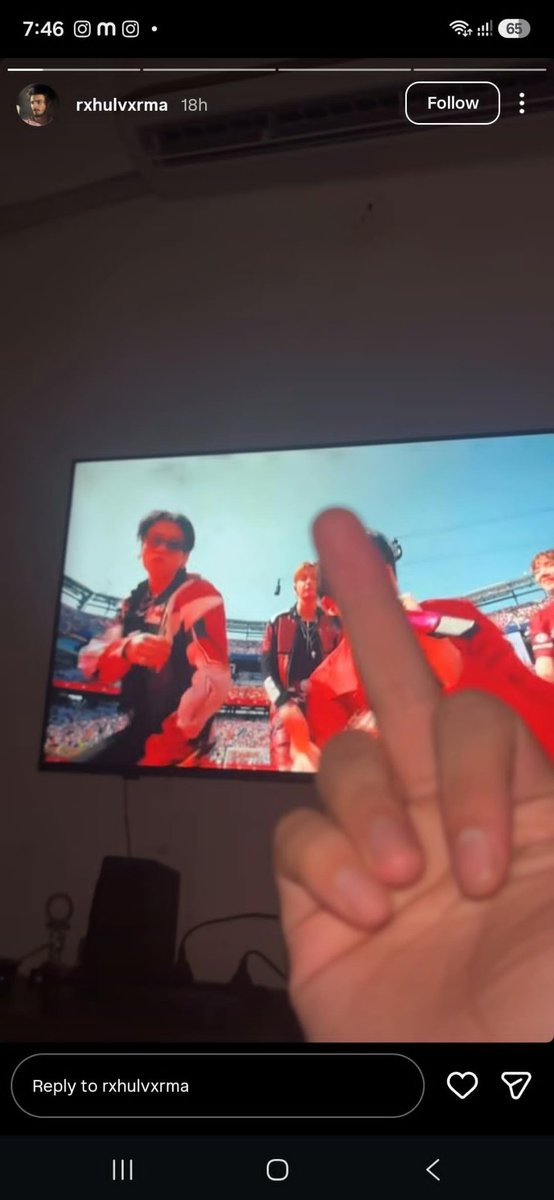 taejagiii's tweet photo. This account owner is openly insulting BTS by showing them the middle finger during their FIFA performance. ARMYs, please report this account immediately. This kind of disrespect shouldn't be tolerated.

REPORT THIS ACCOUNT. 
His account url: https://t.co/1BTdq24dCO https://t.co/5pH7vLsq6u