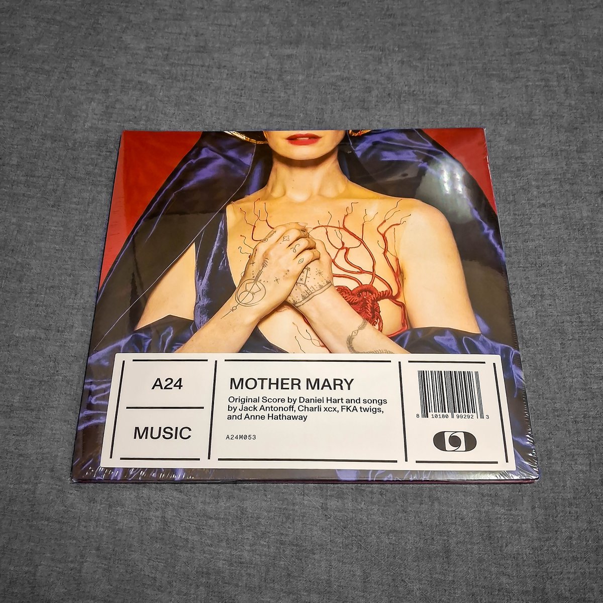 leon1216jp's tweet photo. AnneHathaway - Mother Mary: Greatest Hits
說不上魅影巨星《Mother Mary》是多麼有深度的電影
但看完之後再看IMDB的評價大概就可以知道
大部分的人是看不懂電影的太抽象的��達方式!?
但安海瑟薇在電影就只有唱了幾首歌的片段
就足夠證明她歌唱的實力之外
還可以直接單出電影原聲歌曲集 https://t.co/3tkcWbOzR4