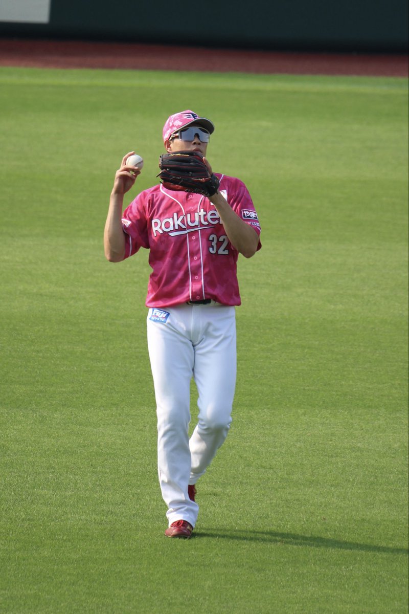 lsize_ryu960's tweet photo. ただただ心配。
中島大輔の無事を祈る。
病院は行った方がいいのでは。
ケチるところではなかろう。
 #RakutenEagles #中島大輔 https://t.co/W3rD7OH3lH