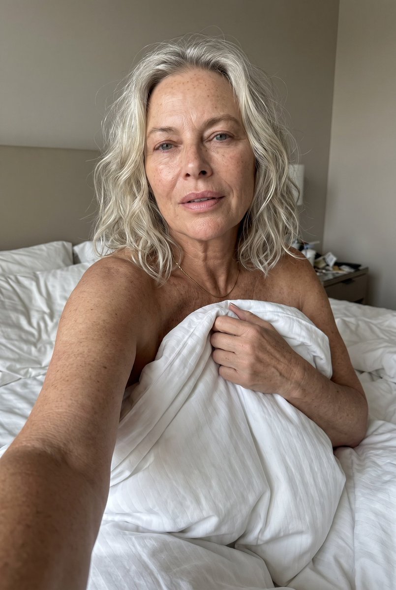 jadeRachelle105's tweet photo. Be honest, are older women still sexy? ♥️ https://t.co/fzyhx65JO9