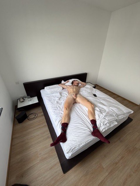JackMonty67's tweet photo. Lazy Day - Jackson called out of work, and is skipping his classes to just stay in bed all day https://t.co/URDWdl9yvG