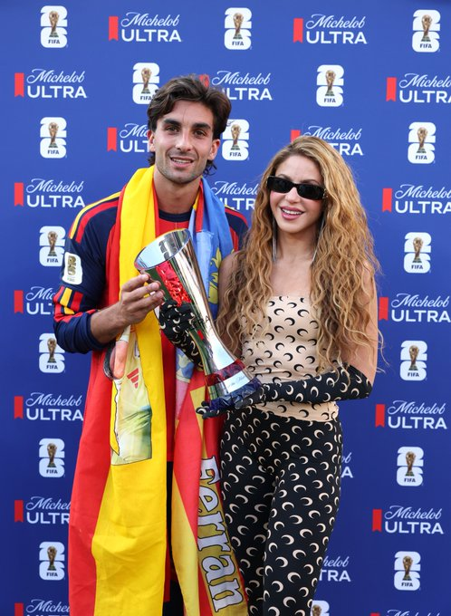 Anna_1525741's tweet photo. ⭐️🇪🇸 Ferran Torres receives the FIFA Man of the Match Award for the World Cup Final. 💥 https://t.co/R7o4UDTT2q
