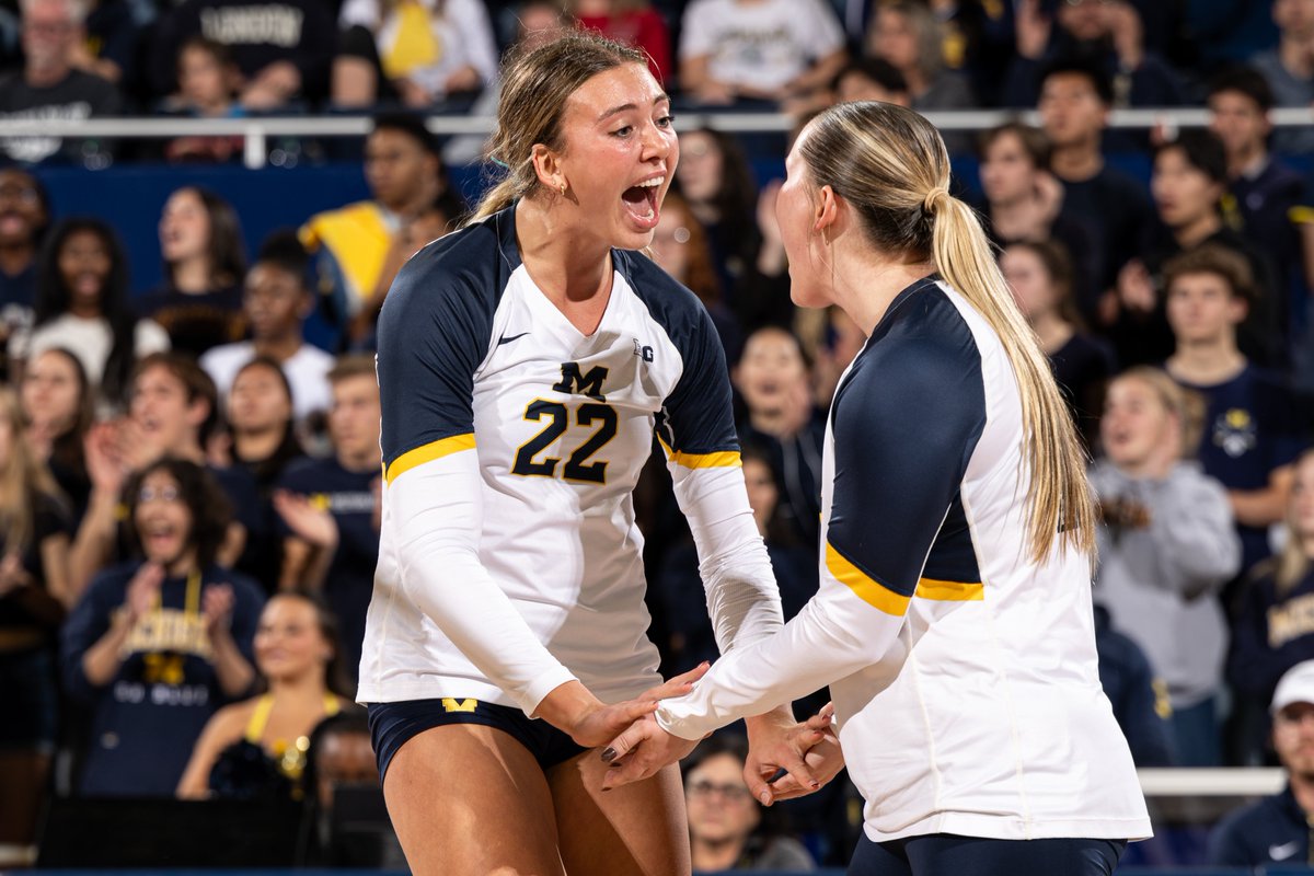 umichvball's tweet photo. Almost time for them and the rest of our team to get back on the court! 

#GoBlue https://t.co/bHTdEo6psw
