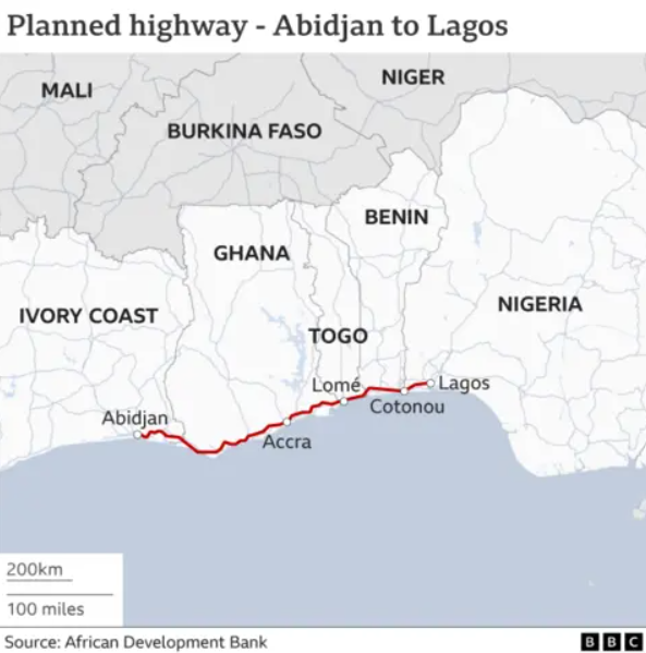 CapIvoire_Info's tweet photo. Côte d'Ivoire 🇨🇮 Ghana 🇬🇭 Togo 🇹🇬 Bénin 🇧🇯 Nigeria 🇳🇬

🛣️ 1 028 km à travers 5 pays : le corridor Abidjan-Lagos qui pourrait révolutionner l'économie ouest-africaine

Le tracé :
🛣️ Une autoroute côtière de 1 028 km reliant Abidjan à Lagos via le Ghana, le Togo et le Bénin. Elle connectera cinq grands pôles économiques : Abidjan, Accra, Lomé, Cotonou et Lagos.

🚧 Quatre à six voies sur la majeure partie du parcours, jusqu’à huit à Lagos, 63 échangeurs et péage libre.

Ce que le corridor ambitionne :
🤝 Fluidifier le transport de personnes et marchandises, réduire les coûts et stimuler les échanges régionaux. La BAD le voit comme un futur « corridor économique » au service de la ZLECAf.

🌍 Il doit s’articuler avec le réseau transafricain et relier les arrière-pays du Mali, Burkina Faso et Niger aux ports du littoral.

Où en est le projet :
🏛️ Gouvernance installée : Wilfrid Lauriano Do Rego (Bénin) nommé président du conseil pour quatre ans.

💶 Coût estimé : environ 15 milliards de dollars. Financements en cours de mobilisation avec la BAD comme chef de file.

📅 Travaux annoncés pour 2026, livraison prévue en 2030.

💬 Ce corridor peut-il devenir la colonne vertébrale du commerce ouest-africain ? Partagez votre avis !

#CotedIvoire #Nigeria #AbidjanLagos #CEDEAO #ZLECAF #Infrastructures #AfriqueDeLOuest