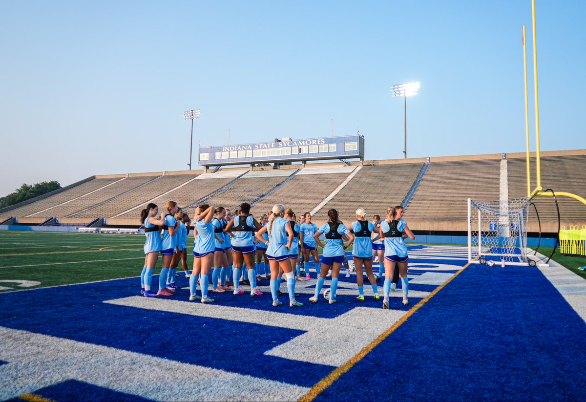IndStSoccer's tweet photo. Nothing beats early mornings on the pitch ⚽️☀️

#MarchOn https://t.co/DUYBNkmAlC