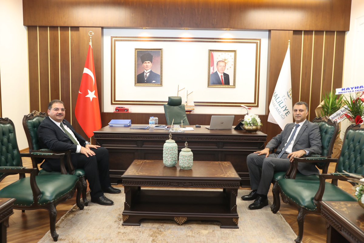 mcanpolatnet's tweet photo. Haliliye Kaymakamımız Sayın Erkan Savar’a hayırlı olsun ziyaretinde bulunduk.

Sayın Kaymakamımıza yeni görevinde muvaffakiyetler diliyorum. https://t.co/9WGuzHT9nb