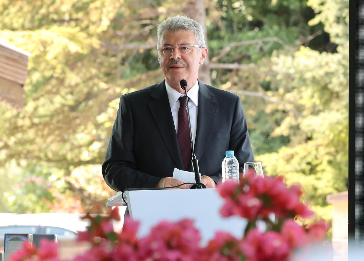 kayseri_seker's tweet photo. Kayseri protokolünün katılımıyla gerçekleştirilen bilgilendirme toplantısında; Kayseri Şeker'in üretim gücü, sürdürülebilir tarım vizyonu, yatırım anlayışı ve gelecek hedefleri kapsamlı bir şekilde paylaşıldı.

Toplantıda, çiftçiden sanayiye uzanan güçlü üretim ekosistemimiz, çevre odaklı yaklaşımımız, katma değer üreten projelerimiz ve ülke ekonomisine sağladığımız katkılar ele alınırken, sürdürülebilir büyüme hedeflerimiz doğrultusunda yürütülen çalışmalar değerlendirildi.

Kayseri Şeker olarak, çiftçilerimizden aldığımız güçle güven veren, değer üreten ve geleceğe yatırım yapan anlayışımızı kararlılıkla sürdürüyoruz.