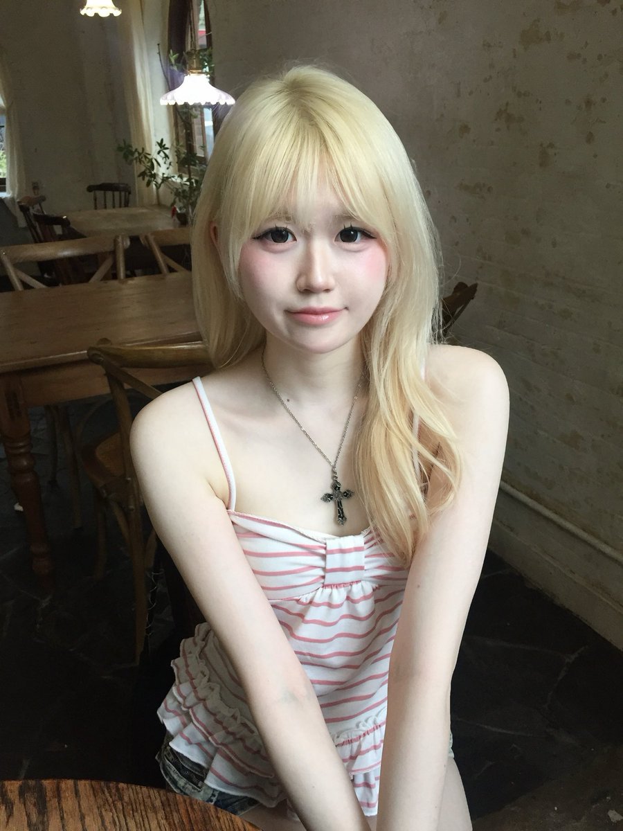 si_yexn's tweet photo. 여자놀이는 언제나 잼나다 https://t.co/YkMnliX5Rs