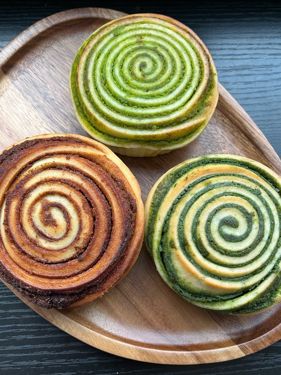 cjh630218's tweet photo. Just pulled the fluffiest vanilla cinnamon rolls out of the oven  Warm, gooey, and smelling like fall perfection—baking never gets old!， https://t.co/sR9BnlqHQV