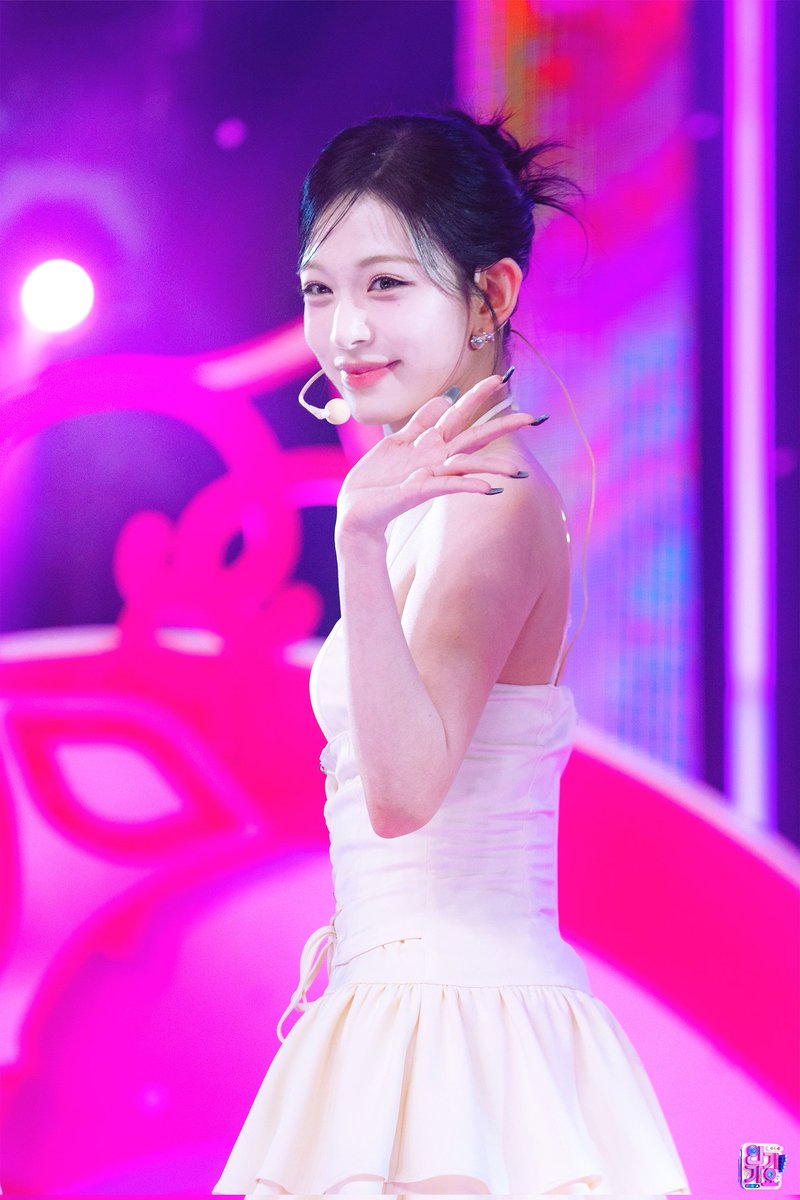 yangkoong2e's tweet photo. #프로미스나인_정규2집
#GlowME_VitaminME
오늘내심장은블루하트 https://t.co/FoL6OapTR4