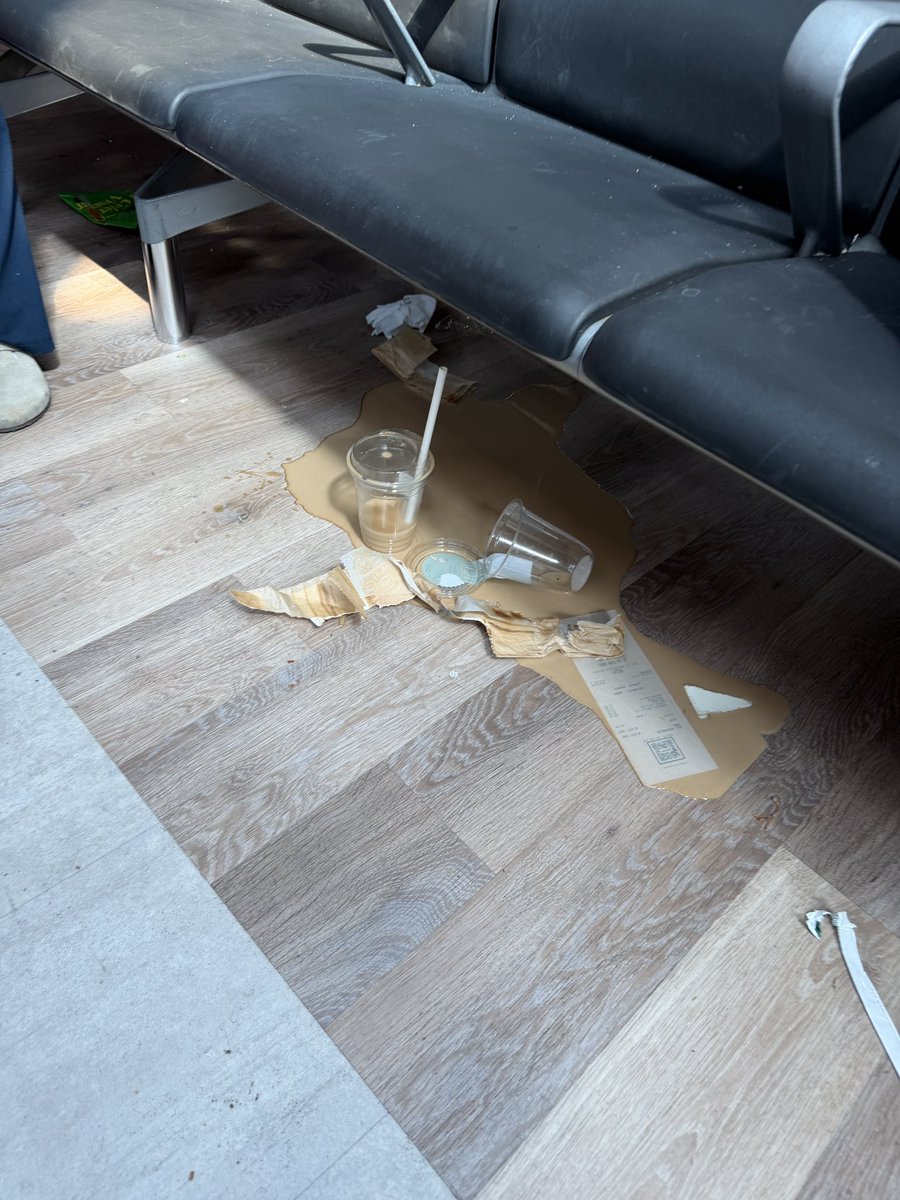 jgstanfield's tweet photo. This is the current state of the @Gatwick_Airport north seating area outside  black sheep coffee. It was no better last week when I travelled and no signs of who to contact if there are spills or overflowing rubbish. It’s a poor traveller experience https://t.co/OkGlaByEU3