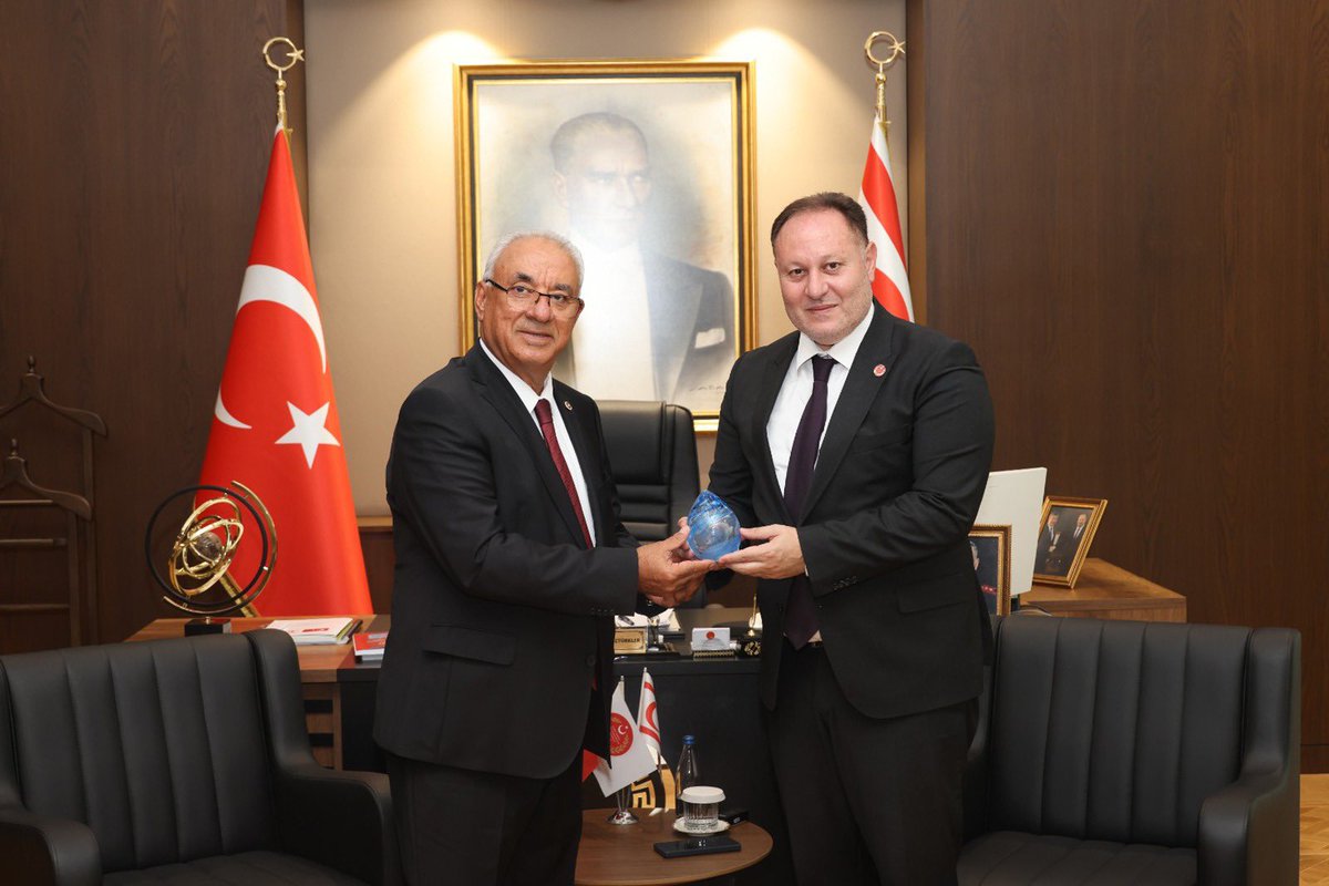 OnderAksakal's tweet photo. Kıbrıs Barış Harekatı'nın 52. yıl dönümü dolayısıyla bulunduğum Kuzey Kıbrıs Türk Cumhuriyeti'nde, KKTC Cumhuriyet Meclisi Başkanı Sayın Dr. Ziya Öztürkler'i makamında ziyaret ettim. Kıbrıs’ın ve Kıbrıslı soydaşlarımızın sorunları üzerine görüş alışverişinde bulunduk.

Nazik ev sahipliği ve samimi misafirperverliği için kendilerine teşekkür ediyorum.