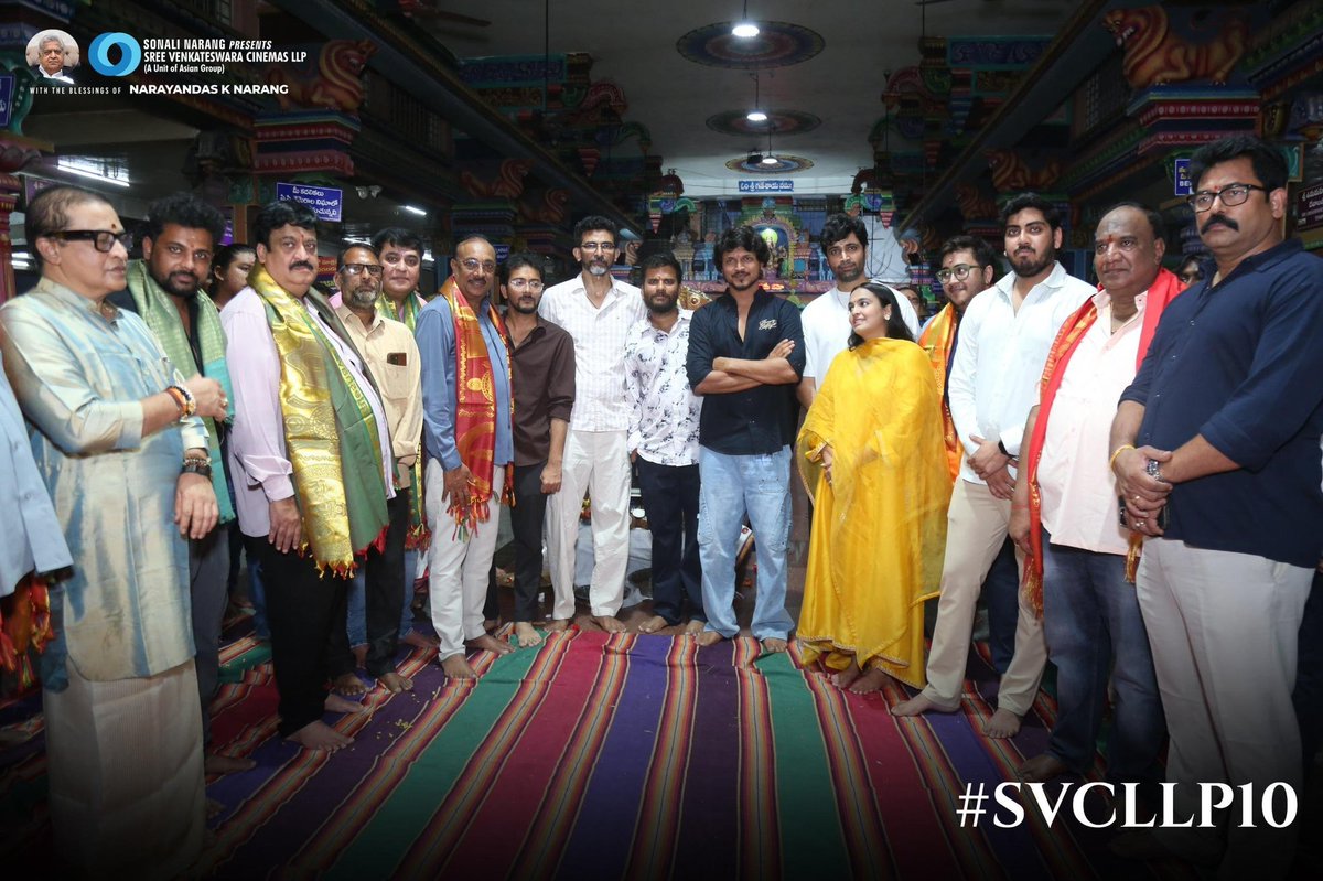 ursniresh's tweet photo. #SVCLLP10 starring @SumanthPrabha_s, directed by talented director #SaailuKaampati was launched with a traditional pooja ceremony
Hit Machine @AdiviSesh sounded the clap and Ace Director @sekharkammula switched on the camera,Shoot begins soon https://t.co/BgqfU9hCkY