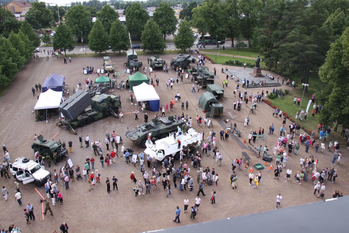 ReserviupseeriK's tweet photo. Puolustusvoimien tapahtumakenttä kansainvälisessä Hamina Tattoo-sotilasmusiikkitapahtumassa 29.7.-1.8.2026.
Tervetuloa tutustumaan kalustoon, asevelvollisuuteen ja Puolustusvoimien koulutukseen.
Lue https://t.co/n5xHvJOtes
#Puolustusvoimat #Maavoimat #MAASK #Reserviupseerikoulu https://t.co/f9DGh1DQbv