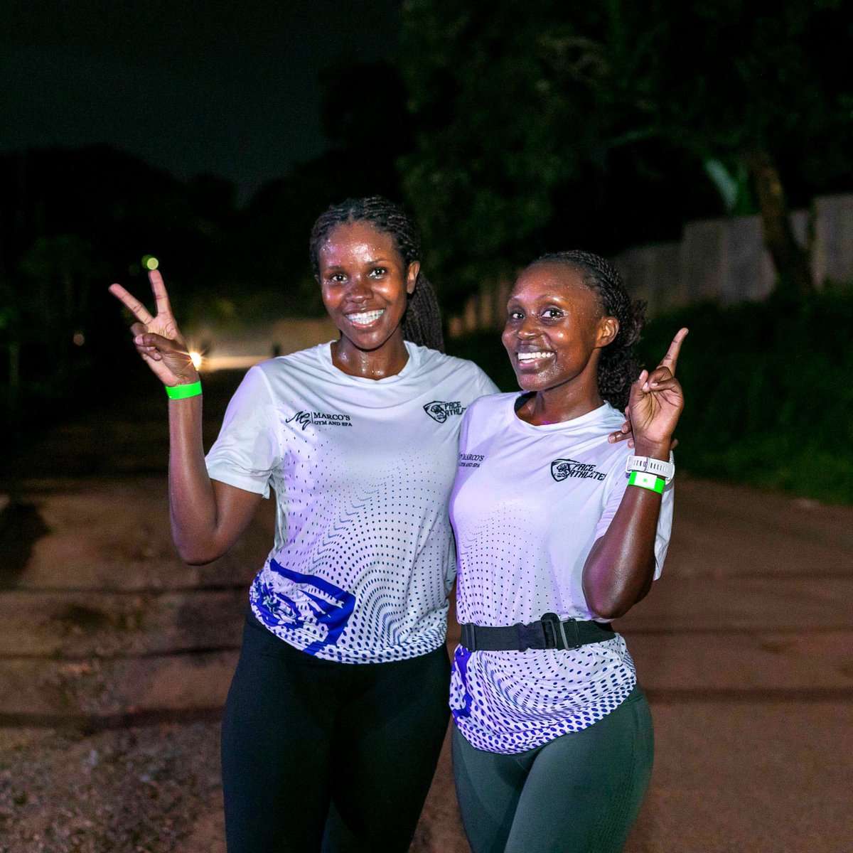mutungomadbus's tweet photo. The #MidNight_Run is powered by the best🙌
​Huge thanks to our official partners:
@UgachickSupa - Nutrition
@Mighty_ridesug - Transport
@TMR_IntHospital - Medical &amp; Wellness

Don't get left behind register now 
🔗 https://t.co/CiUSrl7iHW

​#RunUganda https://t.co/mrsor8MmkW