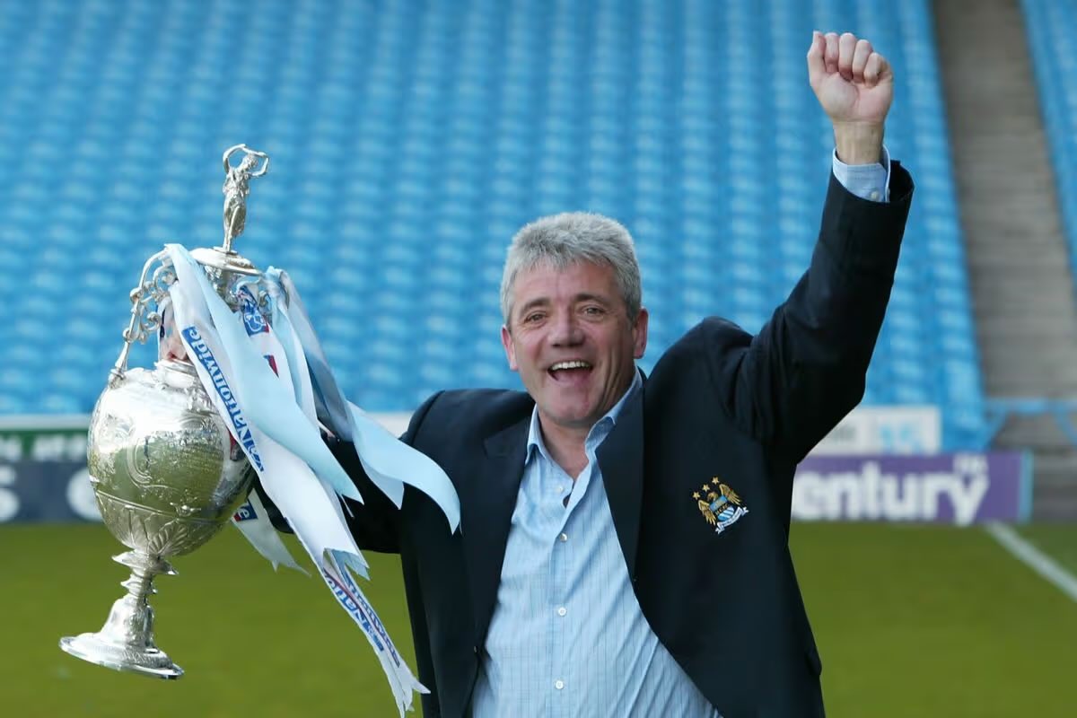 9320pod's tweet photo. RIP King Kev 👑 

Some of best football I ever saw City play was with him at the helm. https://t.co/d6FmvifWcw