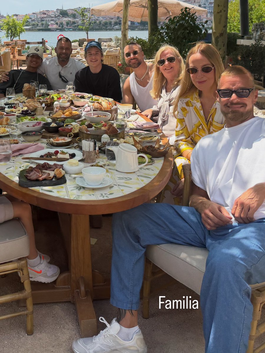 Ricky Martin tweet media