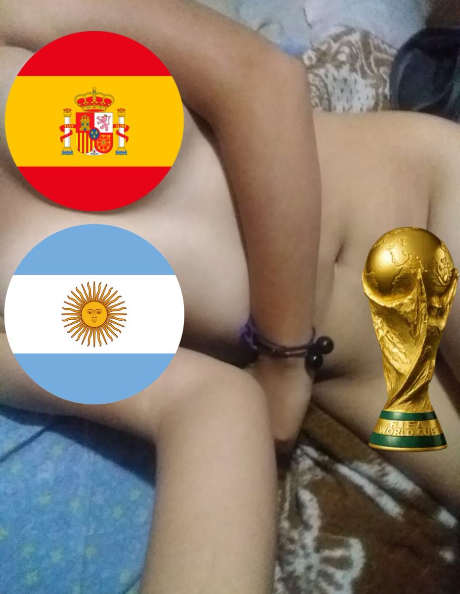 NaharyWhore's tweet photo. Ando feliz porque España le ganó a Argentina, así que:
Les propongo: Le mando esta fotito sin censura a quien comente y republique el post 😛🔥🔥🔥 https://t.co/p8uxbMOdHS
