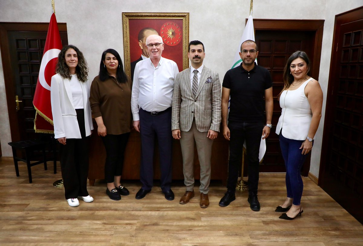 AvKazimKurt's tweet photo. Sosyal Demokrasi Derneği Eskişehir Şube Başkanı Av. Kemal Sayılır ve yönetim kurulu üyeleri ile belediyemizde bir araya geldik.

Misafirlerimize ziyaretleri ve iyi dilekleri teşekkür ediyorum. https://t.co/QZWvuKLgeI