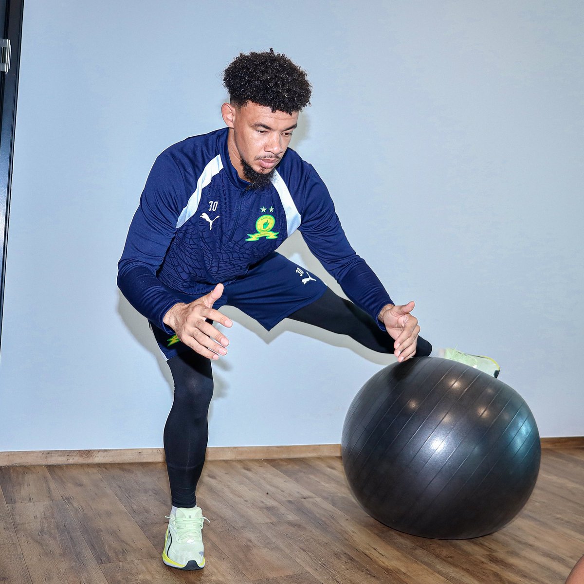 Masandawana's tweet photo. New week, same grind 💪

#Sundowns https://t.co/iaiHS7mgFJ