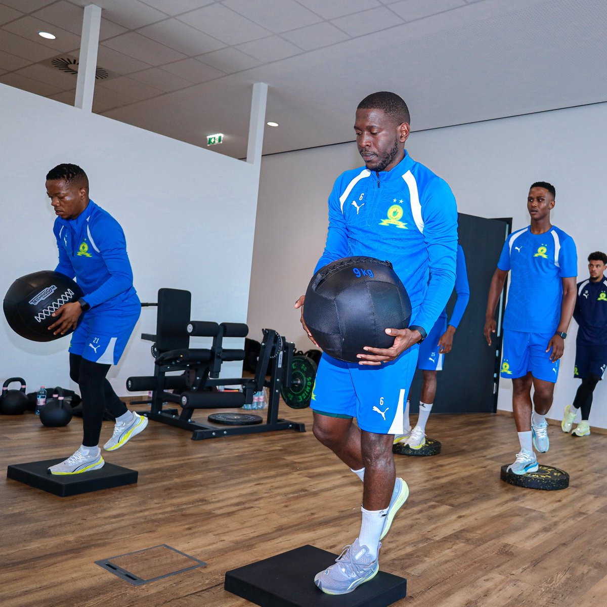 Masandawana's tweet photo. New week, same grind 💪

#Sundowns https://t.co/iaiHS7mgFJ