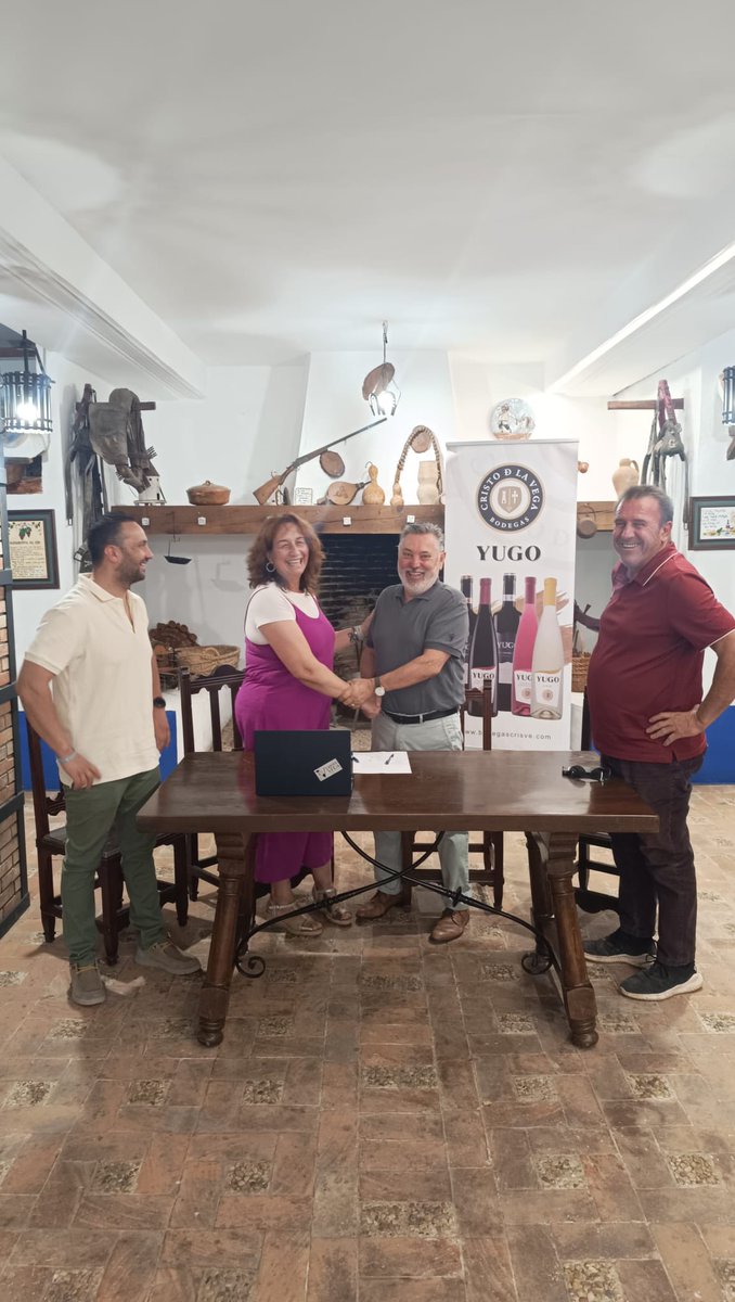 YugoUDS's tweet photo. Bodegas Crisve-Vinos Yugo seguirá formando parte de la familia de la U.D. Socuéllamos C.F.  tras renovar su acuerdo de patrocinio por una temporada más, consolidándose como patrocinador estratégico del club.

Esta renovación refuerza una relación basada en la confianza, el compromiso con Socuéllamos y la apuesta por un proyecto que sigue creciendo dentro y fuera del terreno de juego.

Gracias a Bodegas Crisve-Vinos Yugo por seguir creyendo en este camino. Juntos continuamos construyendo el futuro de la U.D. Socuéllamos C.F.