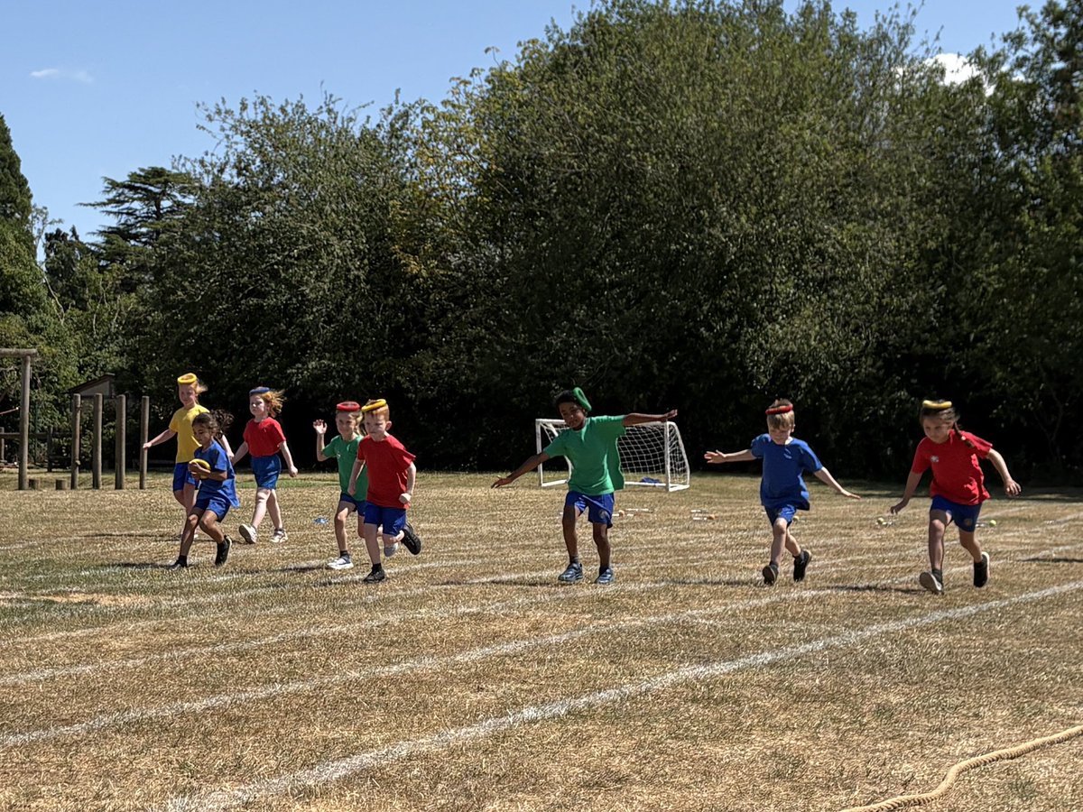 MissHylandStM's tweet photo. Quoit on head race, egg &amp; spoon race, bat &amp; ball race and the sack race🥚🥄🎾 @StMSchStewkley https://t.co/SSEuCCvosF