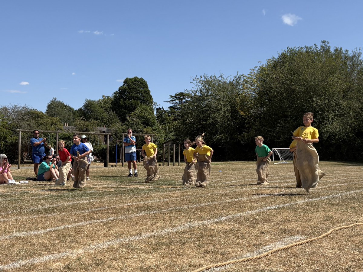 MissHylandStM's tweet photo. Quoit on head race, egg &amp; spoon race, bat &amp; ball race and the sack race🥚🥄🎾 @StMSchStewkley https://t.co/SSEuCCvosF