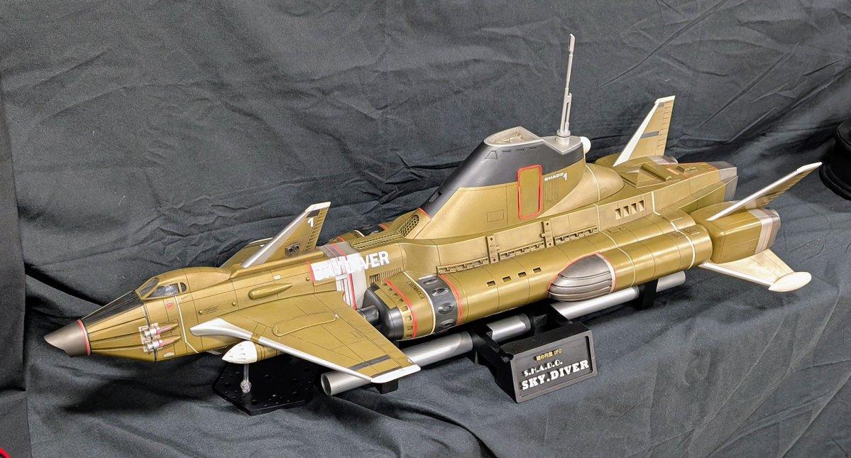 wave 謎の円盤UFO スカイダイバー SHADO SKYDIVER 未組立 謎の円盤UFO SHADO SKYDIVER 地球防衛組織SHADOの第2次防衛網を担う