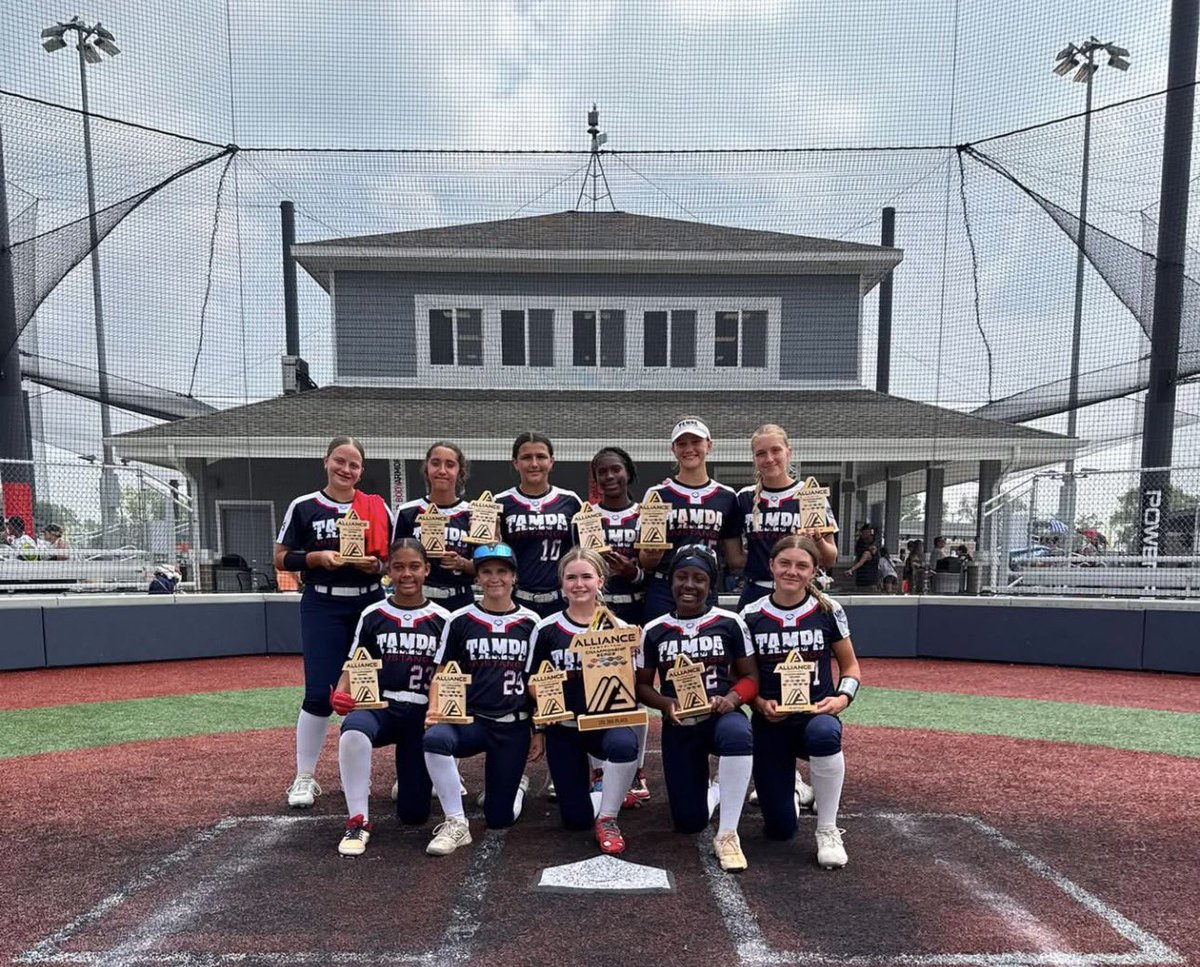 loulouhackett's tweet photo. THE Tampa Mustangs finished Tier 1 3rd place at AFCS tournament. 🥎 It was a great summer with the #StangGang. https://t.co/bwYV7wgyC8