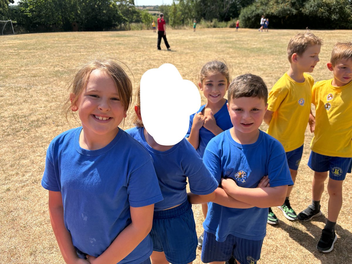 MissHylandStM's tweet photo. Y2’s relay teams🏃‍♂️🏃‍♀️ @StMSchStewkley https://t.co/E5VLhL9E0O