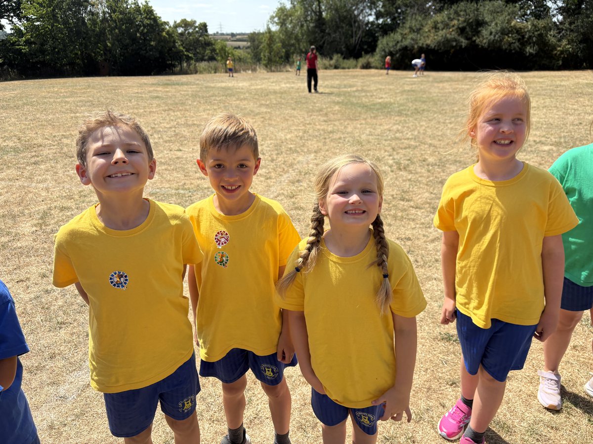 MissHylandStM's tweet photo. Y2’s relay teams🏃‍♂️🏃‍♀️ @StMSchStewkley https://t.co/E5VLhL9E0O