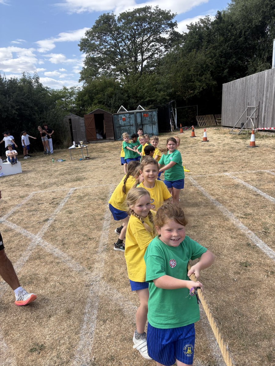 MissHylandStM's tweet photo. Tug of war @StMSchStewkley #Together https://t.co/sasaOpNAuE