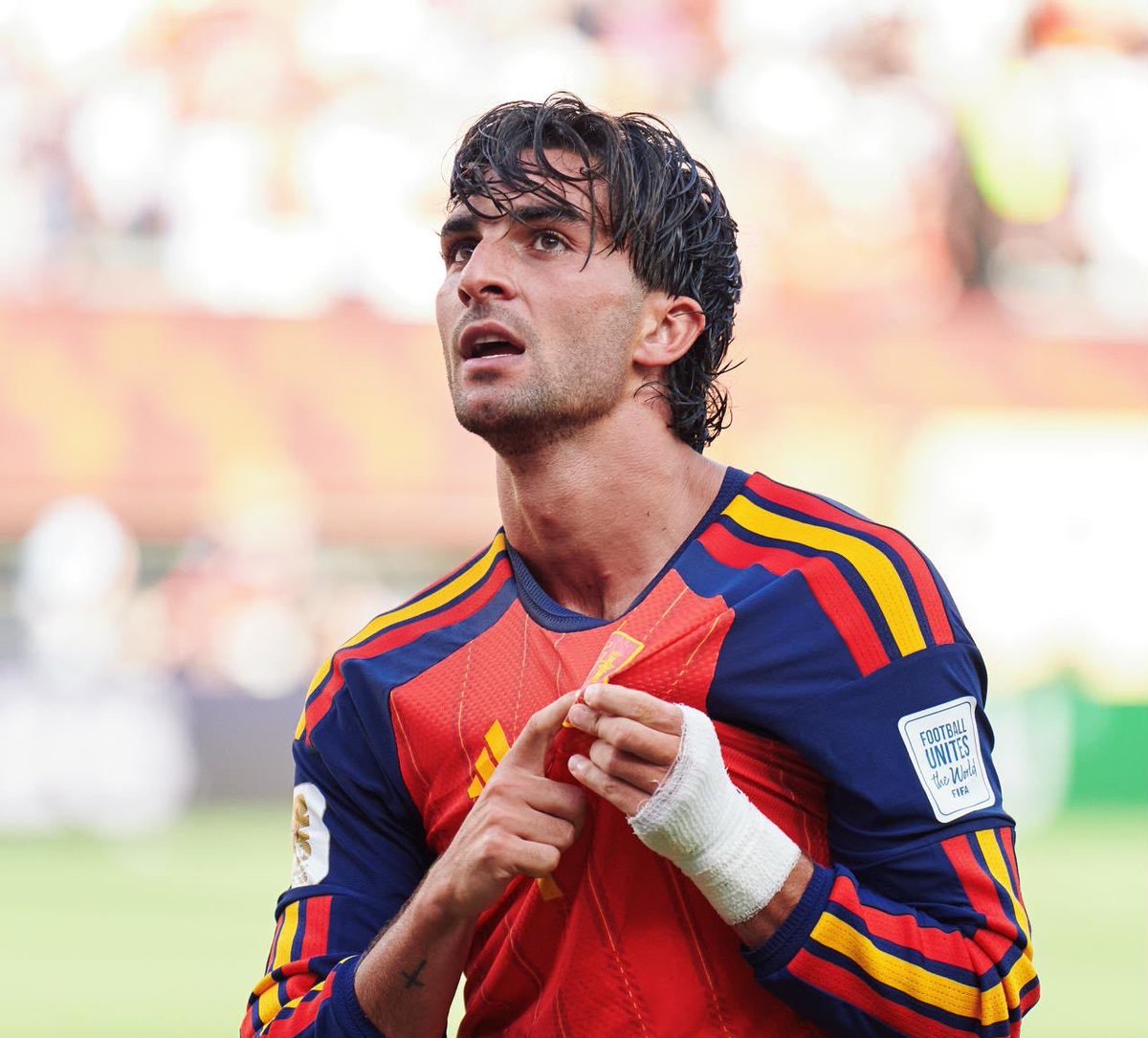 julia_loa's tweet photo. #España 🇪🇦
#CampeónDelMundo ⭐⭐ https://t.co/HwOtTwnioL