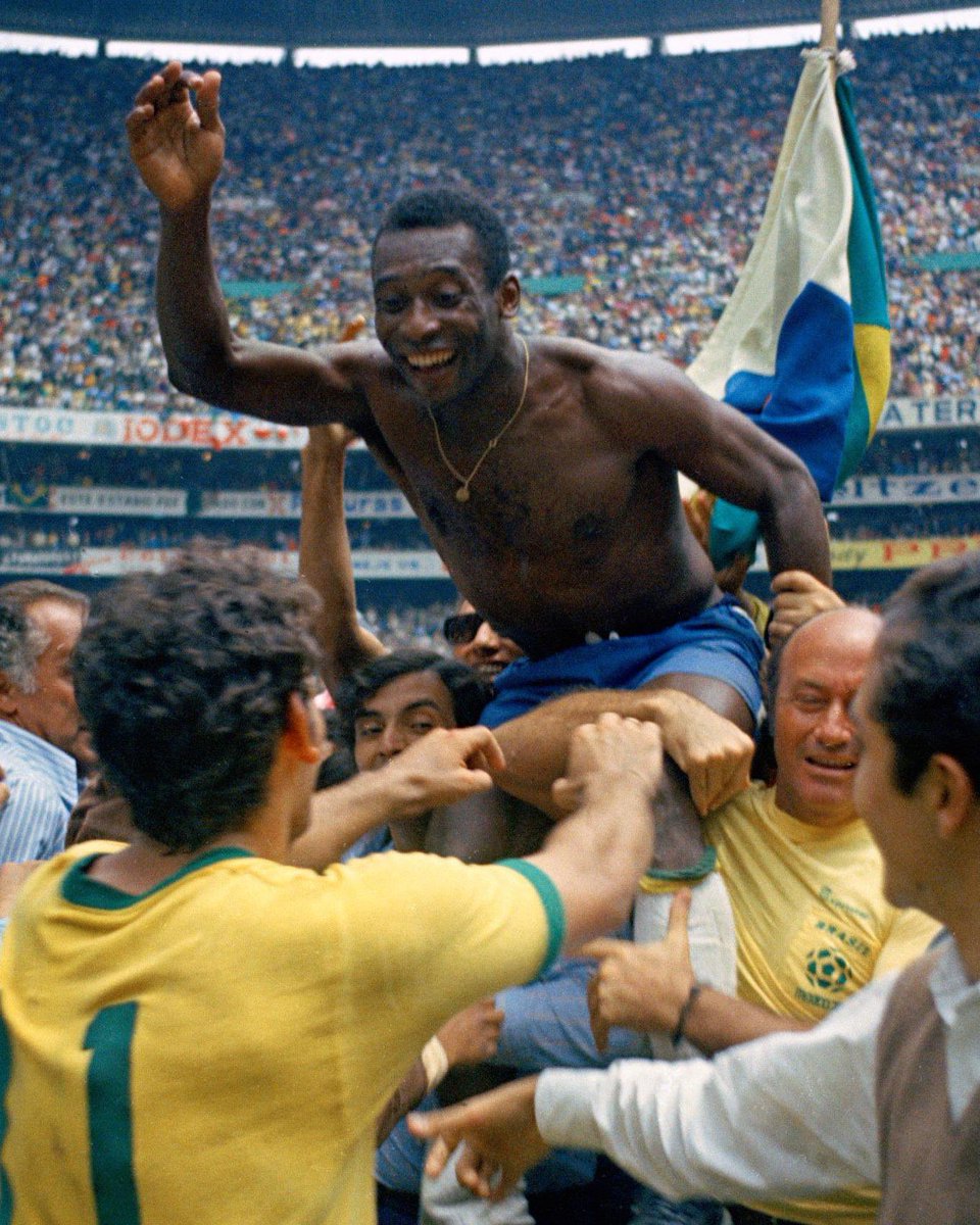 BrasilEdition's tweet photo. Pelé at the FIFA World Cup:

- 14 games 
- 12 goals
- 8 assists 
- 3 titles 

A champion in 3 different decades 👑 https://t.co/hIeyJNC0FQ
