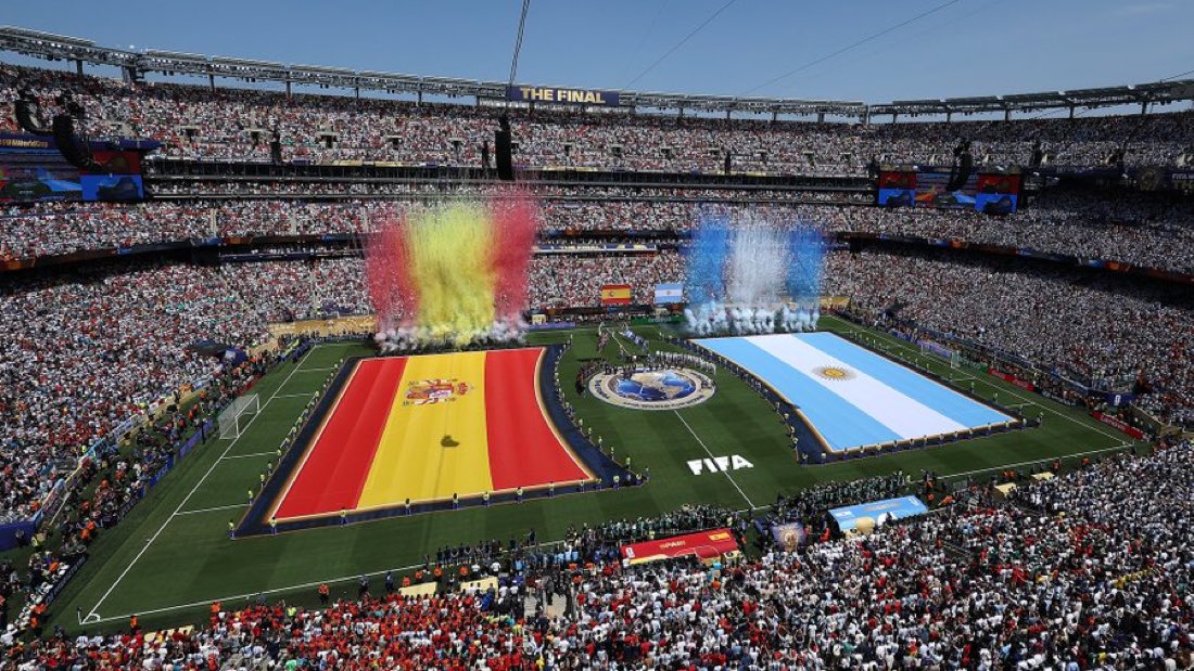 EditsBoke's tweet photo. Hay que hablar del nulo ambiente de final que tuvo el partido de ayer.

No se si fue la cancha, que sea de día o que estoy dolido. https://t.co/EfKpRE1xn5