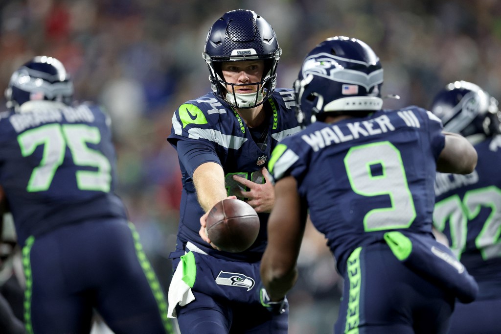 BMRReviews's tweet photo. ⏱️ The NFL season is right around the corner 🏈
See the 2026 win totals for all 32 teams + the best bets: 👇
https://t.co/m4buj9hytW
#NFL #SportsBetting #NFLOdds #FootballPicks #WinTotals https://t.co/17sOUw4B2m