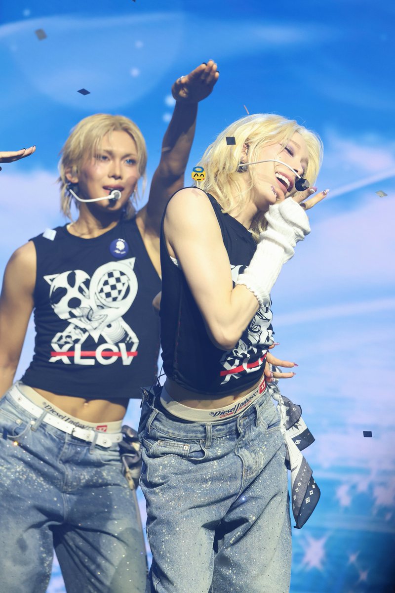 boyisbarbie's tweet photo. 260719 XLOV ASIA TOUR <Serving-X>

#XLOV #RUI #엑스러브 #루이 https://t.co/Qc4KjyviYA