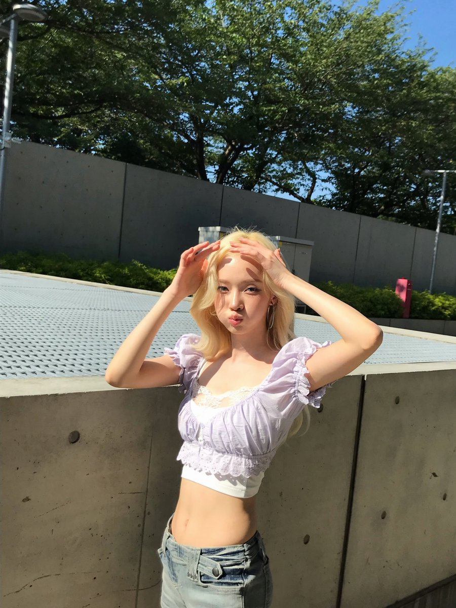 wntrult's tweet photo. the most perfect girl in this world https://t.co/nLTXlNq8Yo