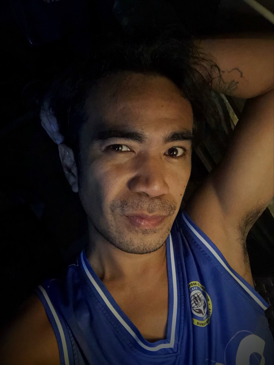 GuanzonJerry's tweet photo. Woke up needing a bathroom break, but the night light was hitting the front cam perfectly, so I had to take some snaps first. #Awesomesince90 💪 https://t.co/RbO65kbL5B