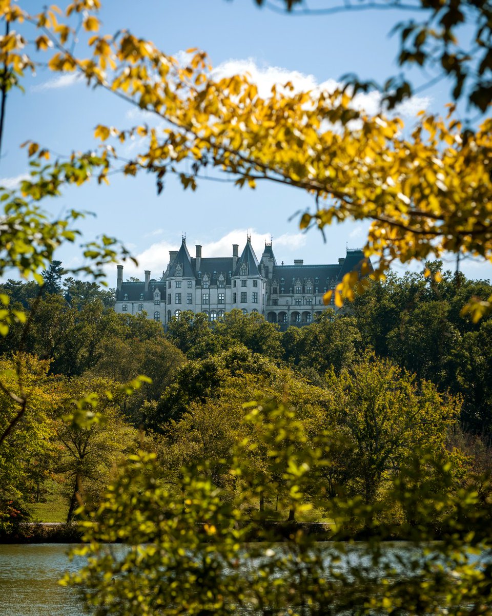 BiltmoreEstate's tweet photo. Fall in the Blue Ridge is only a few short months away...along with the @BiltmoreChamp ⛳🍂

Discover more about this inaugural event, and plan your visit to Asheville: https://t.co/peB2zJxjeM https://t.co/ChDwgqNxV5