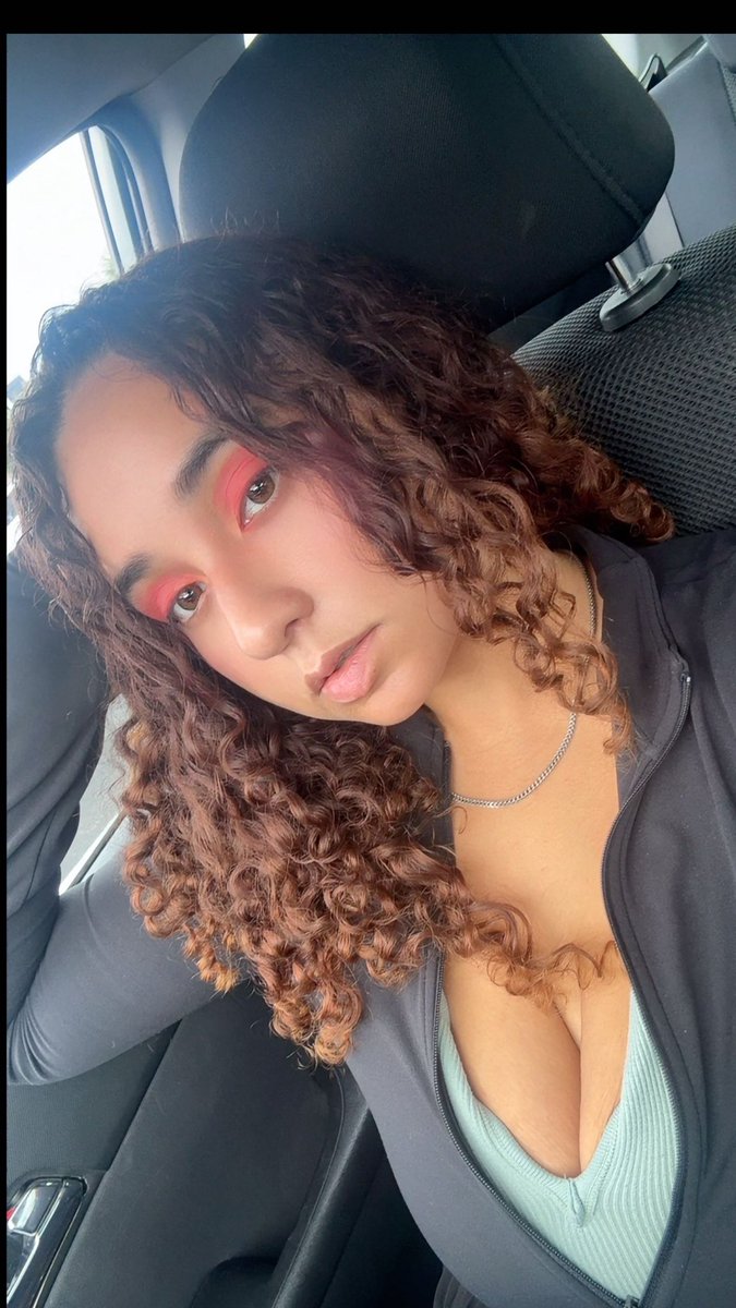 ChaosQueenLizzy👾Twitch Streamer tweet media